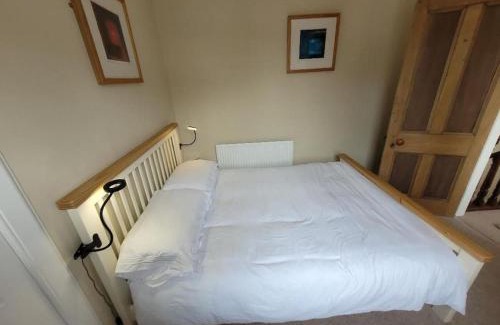 Moffat House | Cozy Cottage Retreat in Heart of Moffat - 9.5/10 Rating