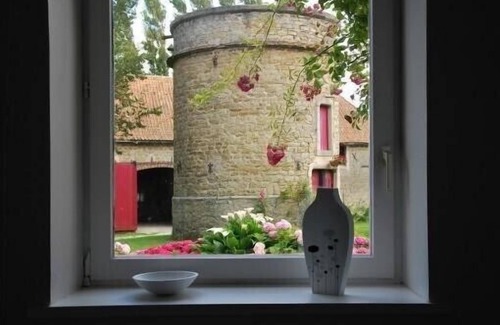 Wimille Cottage | Cozy Gîte with Oceanfront Views & Pool, Rated 9.6/10