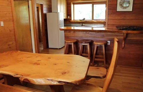 Ohakune House | Inviting Log Lodge with Spectacular Mountain Views