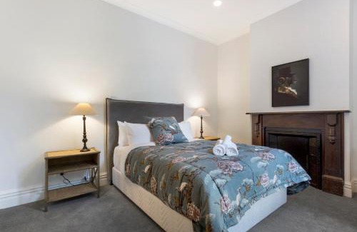 Dunedin City Centre House | Character on Stuart St: Family-Friendly 4-Star Retreat