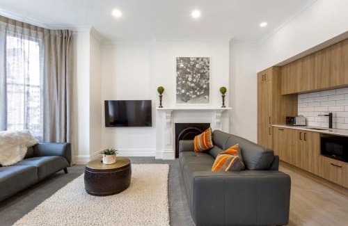Dunedin City Centre House | Character on Stuart St: Family-Friendly 4-Star Retreat