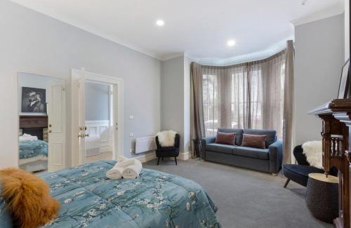 Dunedin City Centre House | Character on Stuart St: Family-Friendly 4-Star Retreat