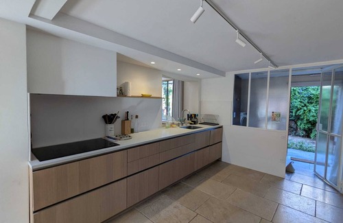 Perols House | Characterful Villa with Pool Near Beaches and Ocean Views