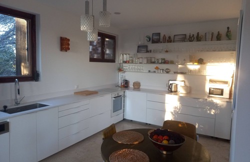 Perols Villa | Charming Villa with Pool, Garden & Close to Beaches