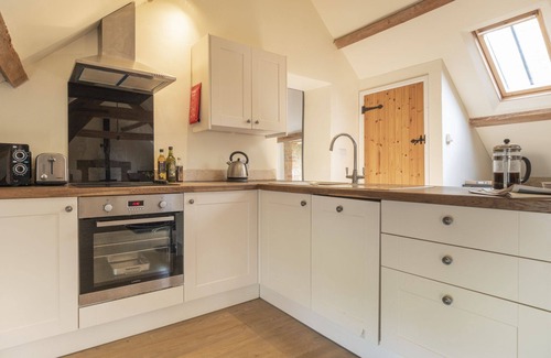 Sibford Gower Apartment | Delightful Dog-Friendly Cottage at Oriel Farm, Cotswolds