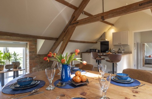 Sibford Gower Apartment | Delightful Dog-Friendly Cottage at Oriel Farm, Cotswolds