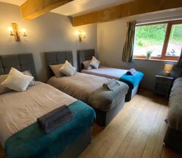Heathfield House | Charming Cottage Retreat with Pet-Friendly Amenities
