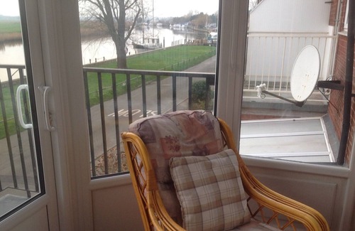 Reedham House | Characterful Cottage. River Views. Sleeps 10. Late availability.
