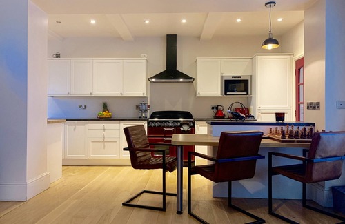 Richmond House | Charming Getaway with Hot Tub in Lively Village!