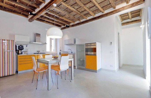 Rione XI Sant'Angelo Apartment | Charming Apartment for 5 in Historic Center - Guest Rated 9.8