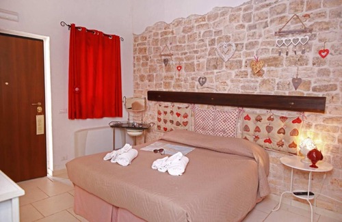 Conversano Other | Cozy Elimene Double Bedroom with Pool and Spa Access