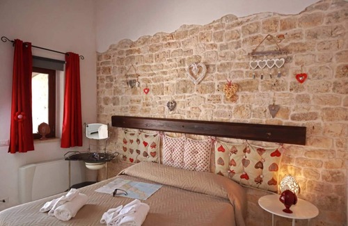Conversano Other | Cozy Elimene Double Bedroom with Pool and Spa Access