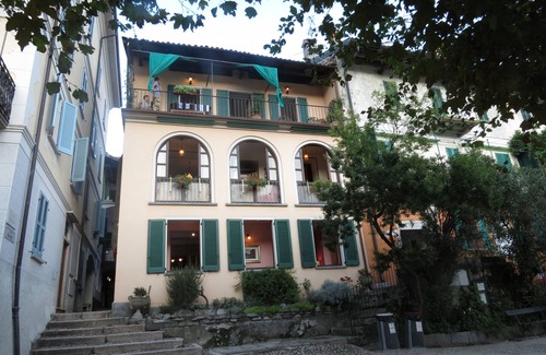 Stresa Apartment | Picturesque Isola Pescatori Retreat with Stunning Lake Views