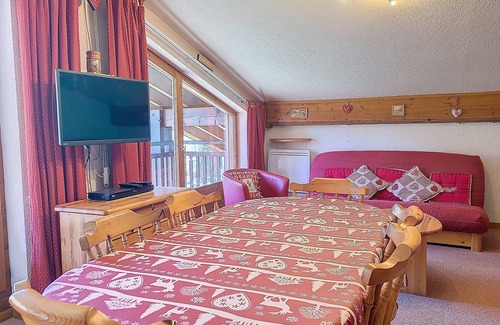 Praz-sur-Arly Apartment | Comfortable Two-Room Apartment with Lake View and Balcony