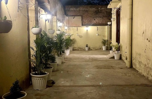 Varanasi House | Relax at Charan Niwas Homestay with Spa & Hot Tub