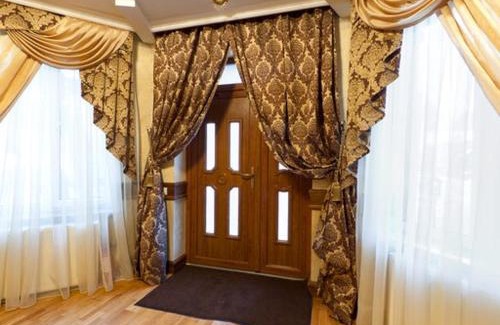 Storozhnytsya Hotel | Charda Hotel: Pet-Friendly Stay with Family Amenities