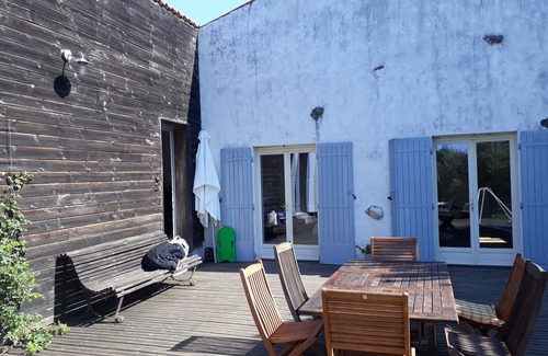Varzay House | Idyllic Charentaise House with Private Heated Pool & Ocean View