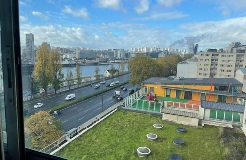 Charenton-le-Pont Apartment | Family-Friendly Charenton le Pont Apartment for 4 Guests