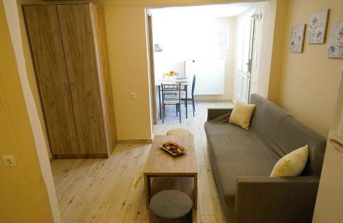 Kato Lechonia House | Discover Charikleia's Cottage: Family & Pet-Friendly Retreat