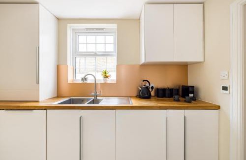Salisbury House | Welcoming Charles Hope Salisbury Residence - Pet Friendly Stay