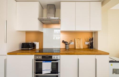 Salisbury House | Welcoming Charles Hope Salisbury Residence - Pet Friendly Stay