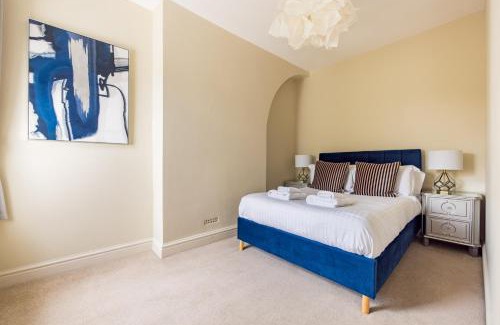 Salisbury House | Welcoming Charles Hope Salisbury Residence - Pet Friendly Stay