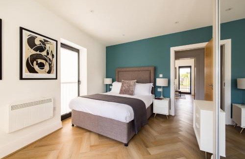 Staines Apartment | Relaxing Stay at Charles Hope Staines Riverside with Pets