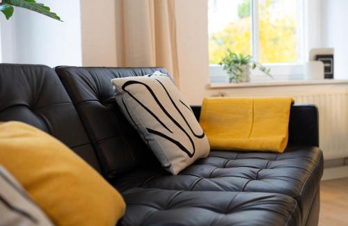 Gohlis-Mitte Apartment | Family-Friendly Escape at Charles & Kätchen Living Gohlis