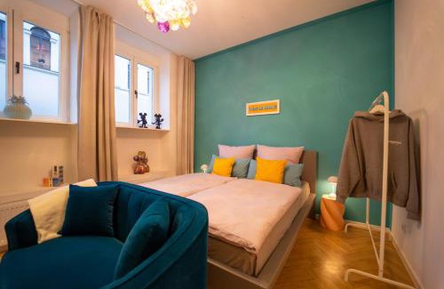 Zentrum-Sued Apartment | Discover Charles & Kätchen Style in Zentrum-Süd