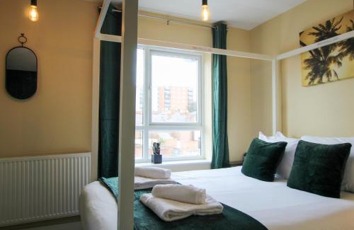 Chester House | Eco-Friendly Charles St Chester City Townhouse: 10/10 Stay