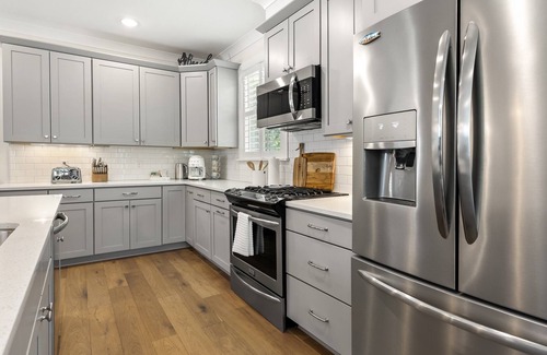 Charleston House | Relaxing Charleston Beaches Hotel with Heated Pool & Spa