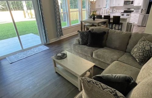 Johns Island House | Idyllic John’s Island Getaway: Pet-Friendly with Ocean Views