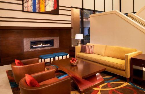 Charleston Hotel | Comfortable Stay at Charleston Marriott Town Center Hotel