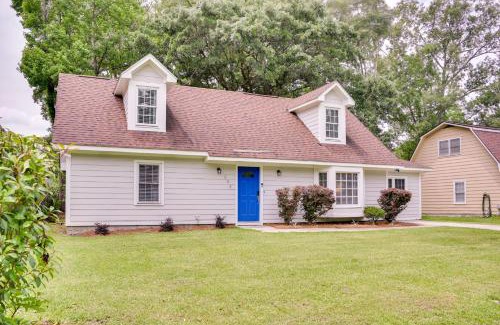 West Ashley House | Kid-Friendly Charleston Vacation Rental with Backyard Oasis