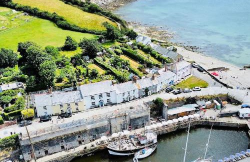 Charlestown House | Pet-Friendly Charlestown Cottage: Walk to Harbour & Beach!