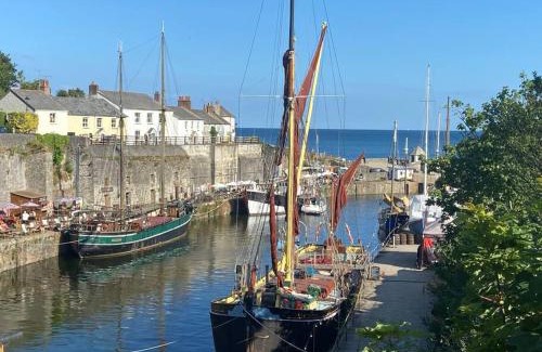 Charlestown House | Pet-Friendly Charlestown Cottage: Walk to Harbour & Beach!