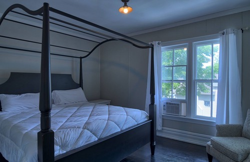 Charlevoix Bed & Breakfast | Discover Charlevoix House: Family-Friendly with Breakfast