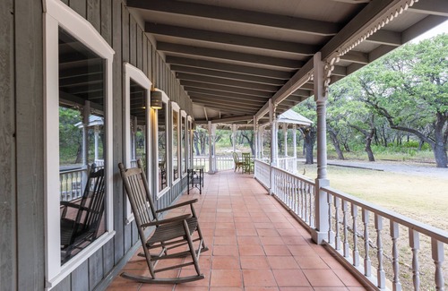 Mountain Home House | Charlie IV House at Y.O. Ranch Headquarters - 4-Bedroom Ranch Stay