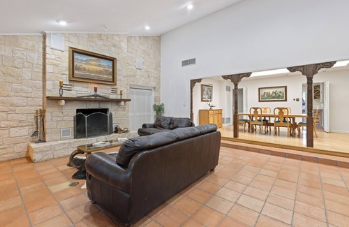 Mountain Home House | Charlie IV House at Y.O. Ranch Headquarters - 4-Bedroom Ranch Stay