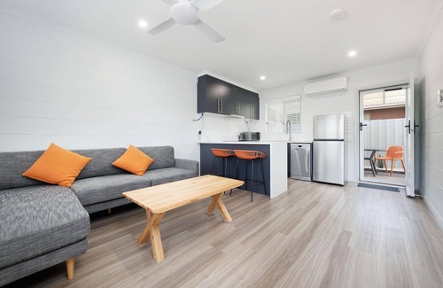 Albury Apartment | Charlie's on Stanley - Cozy One Bedroom in Albury Center