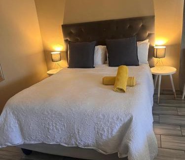 Beaufort West Apartment | Pet-Friendly Haven: Charlie's Place Self-Catering Studio