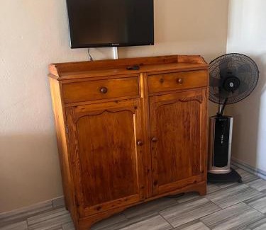 Beaufort West Apartment | Pet-Friendly Haven: Charlie's Place Self-Catering Studio