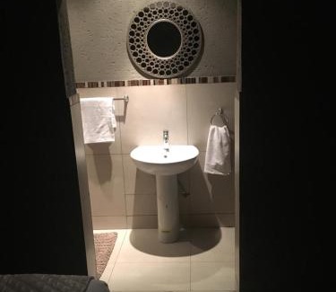 Elias Motsoaledi House | Family-Friendly Charli’s Lodge: Budget Comfort Awaits
