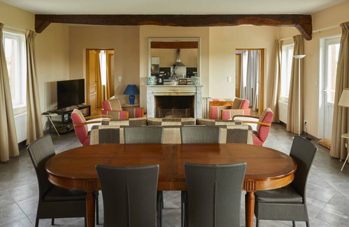 Doudeville House | Discover Charlotte's House: Guest Rated 9.8, Family-Friendly Stay