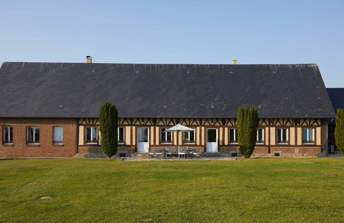 Doudeville House | Discover Charlotte's House: Guest Rated 9.8, Family-Friendly Stay