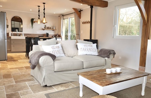 Glanville House | Oceanfront Retreat: Charlotte's Houses with Spa & Pet Friendly