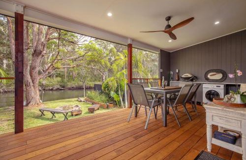 Charlotte Bay House | Discover Charlottes Hideaway: Top-Rated Family Retreat