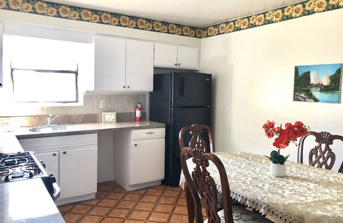 Queens Apartment | Unmatched Comfort at Charlton Place - Ocean View & Spa