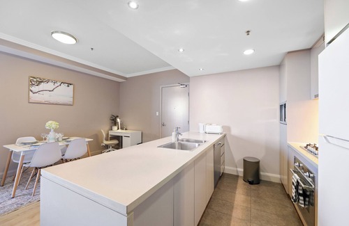 Sydney Olympic Park Apartment | Charm 2Beds in Olympic Park
