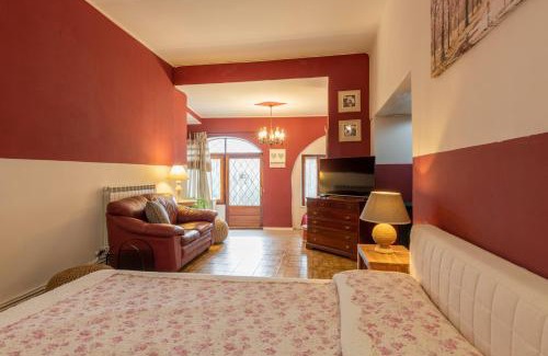 Ramponio Verna Apartment | Discover Comfort by the Lakes and Mountains - Pet Friendly